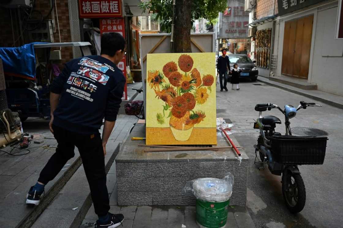 Dafen has been producing near-perfect copies of timeless masterpieces for years Dafen has been producing near-perfect copies of timeless masterpieces for years