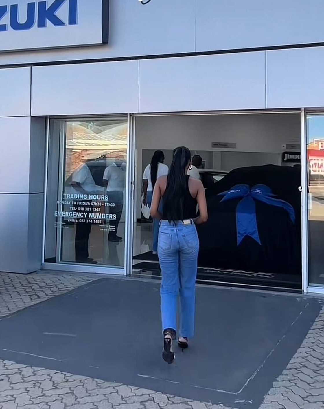 A South African woman flexed how she signed her contract for a new car and showed it off. A South African woman flexed how she signed her contract for a new car and showed it off.