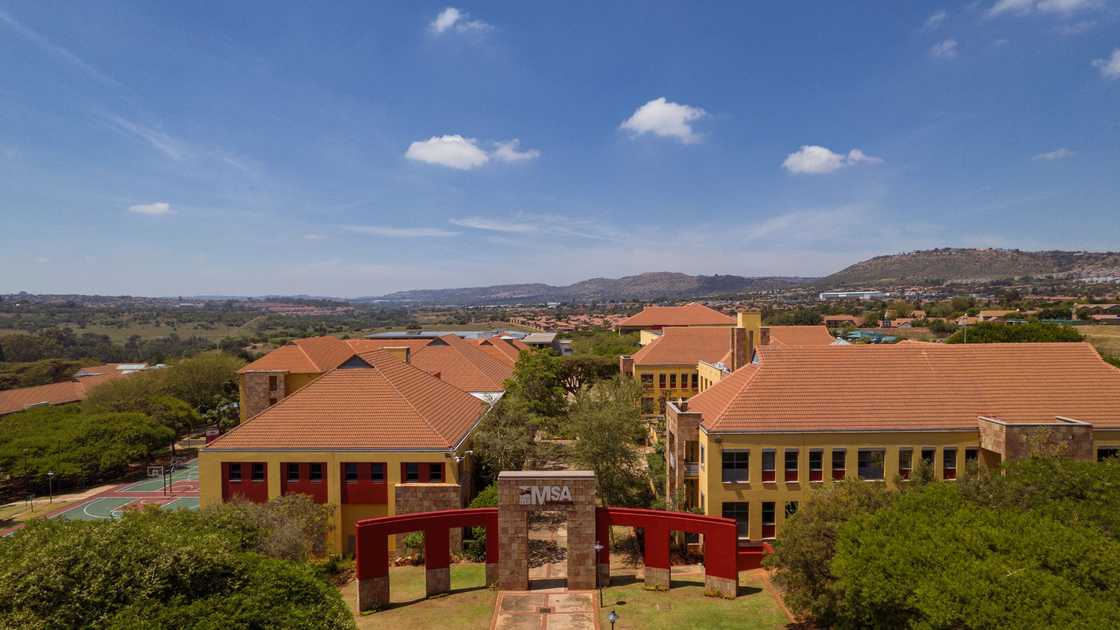 The IIE MSA offer world-class private higher education in Ruimsig, Johannesburg. The IIE MSA offer world-class private higher education in Ruimsig, Johannesburg.