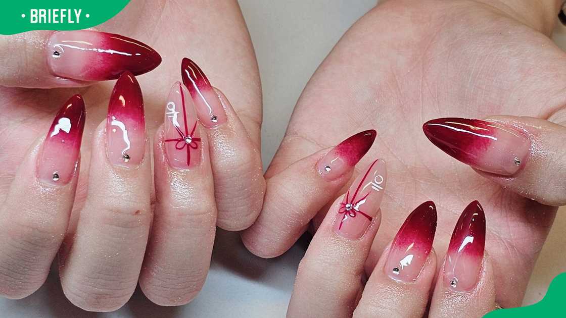 Festive ombre nails Festive ombre nails