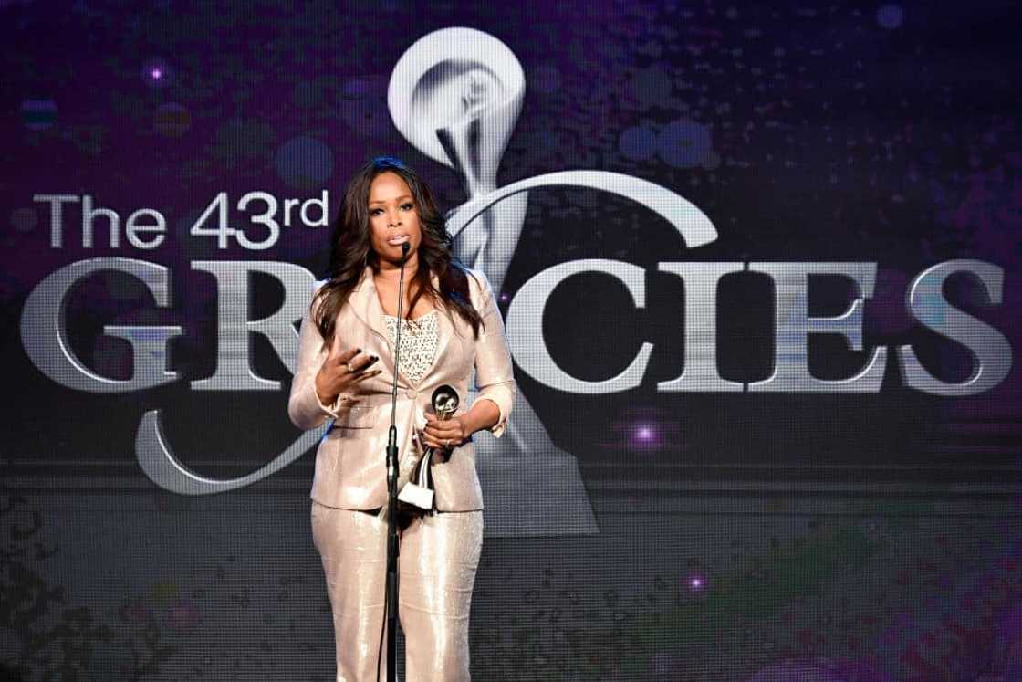 Who is Pam Oliver? Age, spouse, health, salary, teeth, career, profiles, net worth Who is Pam Oliver? Age, spouse, health, salary, teeth, career, profiles, net worth