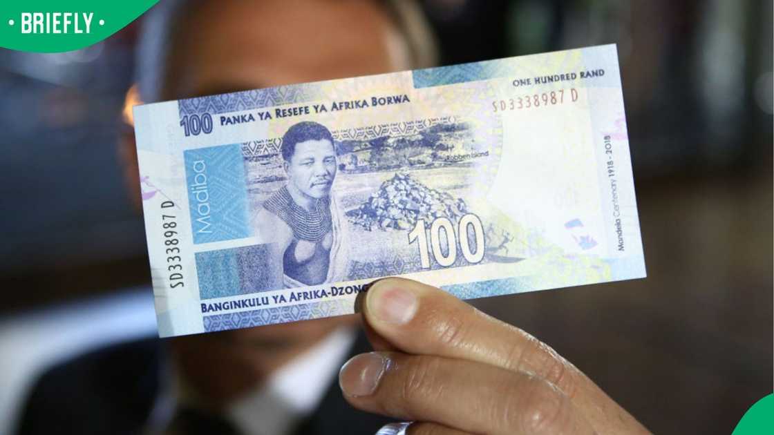 R100 note R100 note
