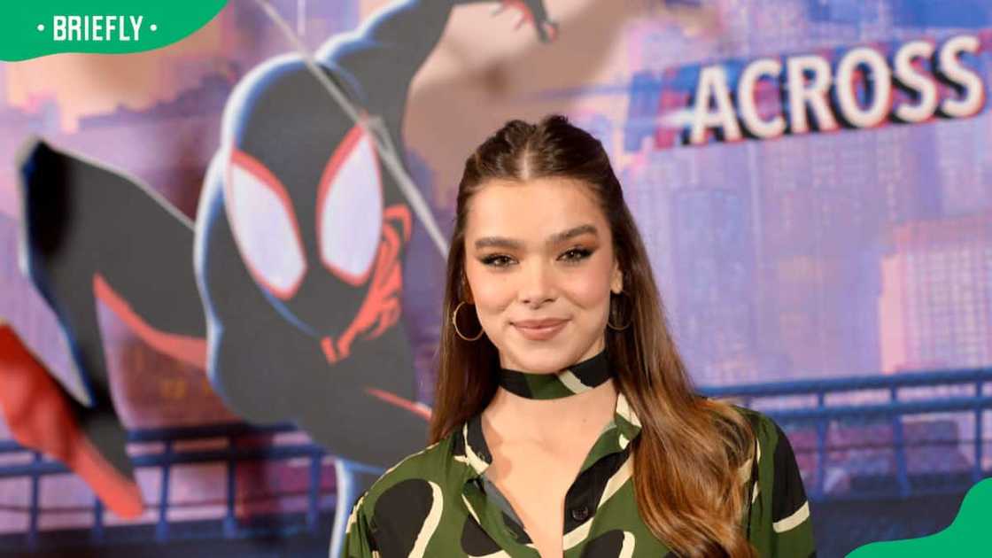 Hailee Steinfeld Hailee Steinfeld