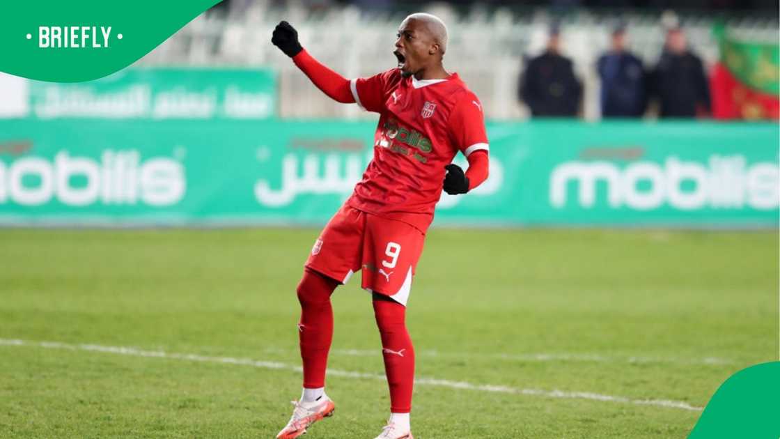 Khanyisa Mayo moves to Kaizer Chiefs permanently Khanyisa Mayo moves to Kaizer Chiefs permanently