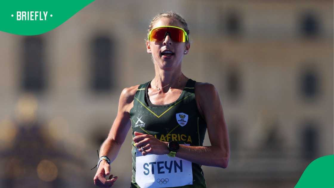 Gerda Steyn running Gerda Steyn running