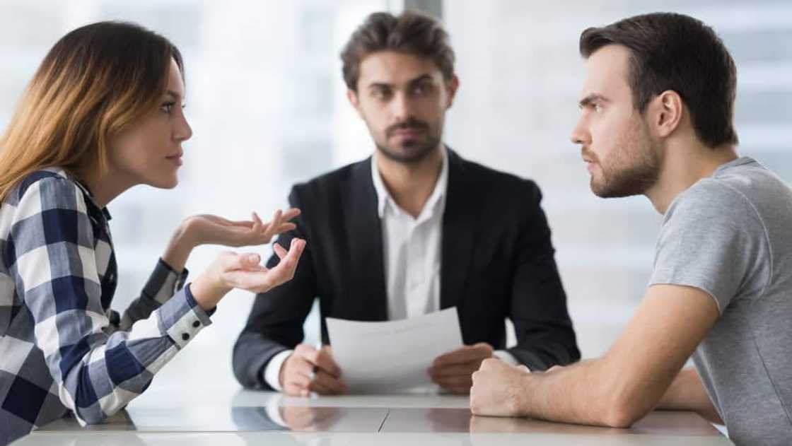 Who pays for divorce in South Africa? Who pays for divorce in South Africa?