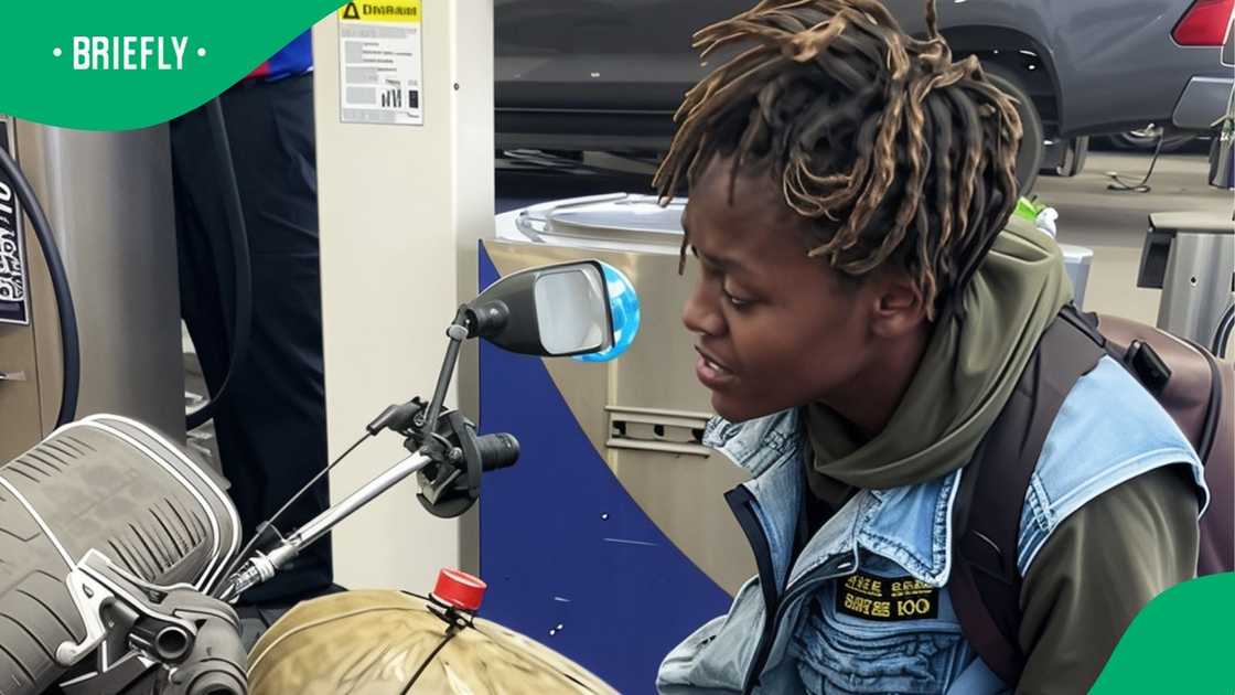 Man shows motorbike he made himself Man shows motorbike he made himself