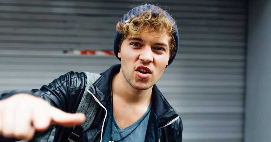 Stellenbosch University student singing Mnike Stellenbosch University student singing Mnike