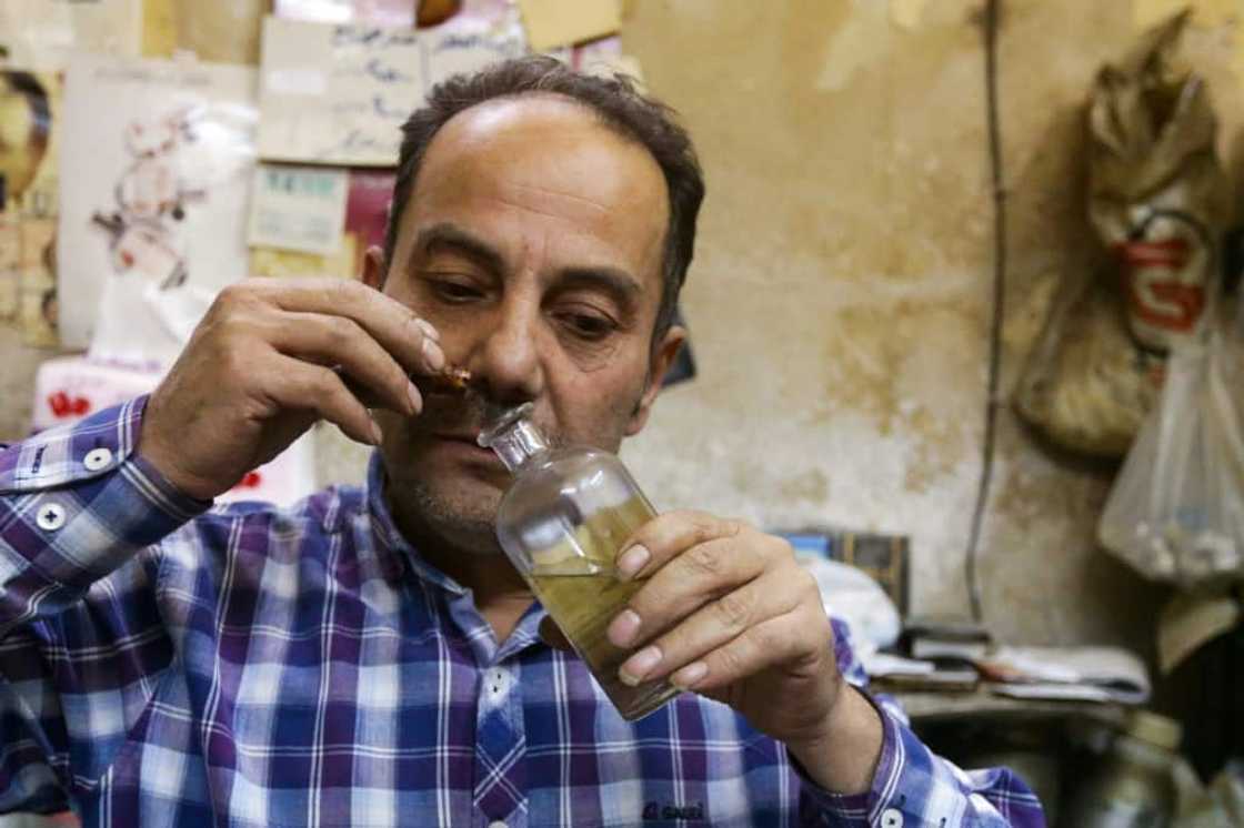 Mohammad al-Masri says he doesn't have high-end equipment -- only "this nose I've been training since I was 15" Mohammad al-Masri says he doesn't have high-end equipment -- only "this nose I've been training since I was 15"