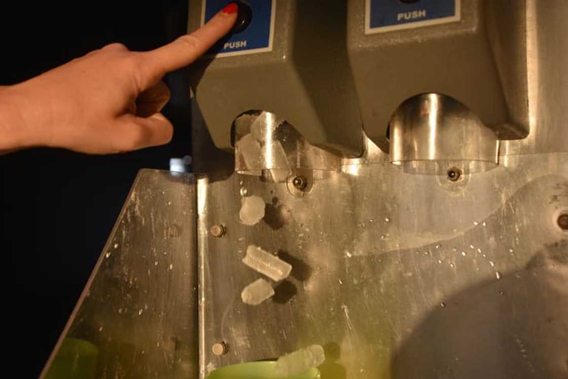 How much does an ice machine cost to run?