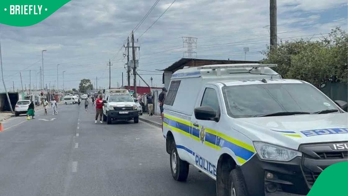 The community of Khayelitsha killed two men suspected of raping a 22-year-old woman The community of Khayelitsha killed two men suspected of raping a 22-year-old woman