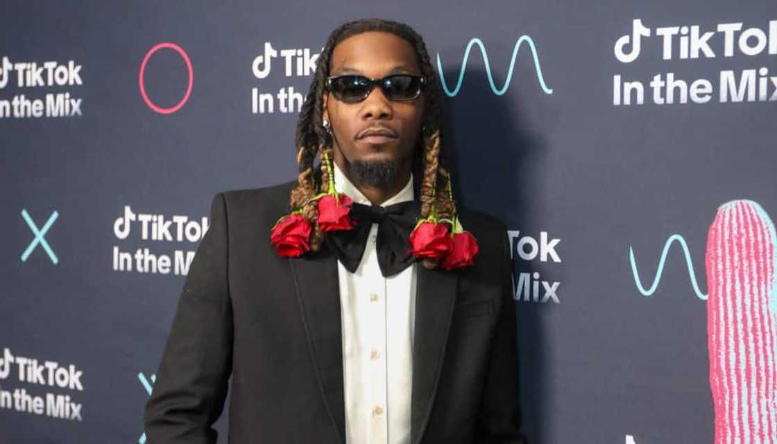 Offset posed for a picture backstage Offset posed for a picture backstage