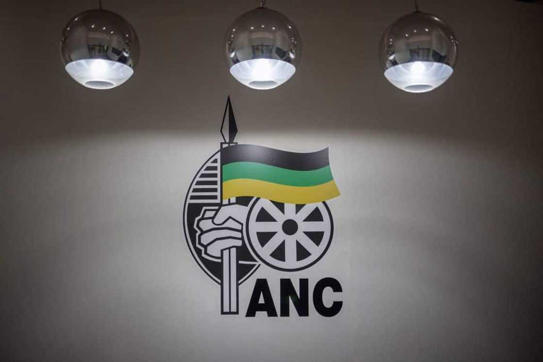 Sisisi Tolashe's career and party Sisisi Tolashe's career and party