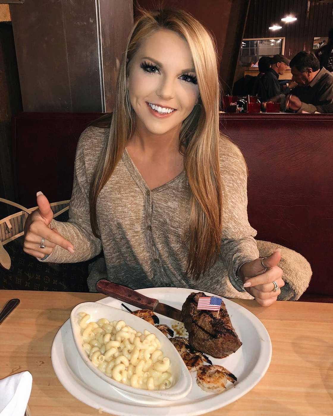 Sophie Swaney's net worth Sophie Swaney's net worth