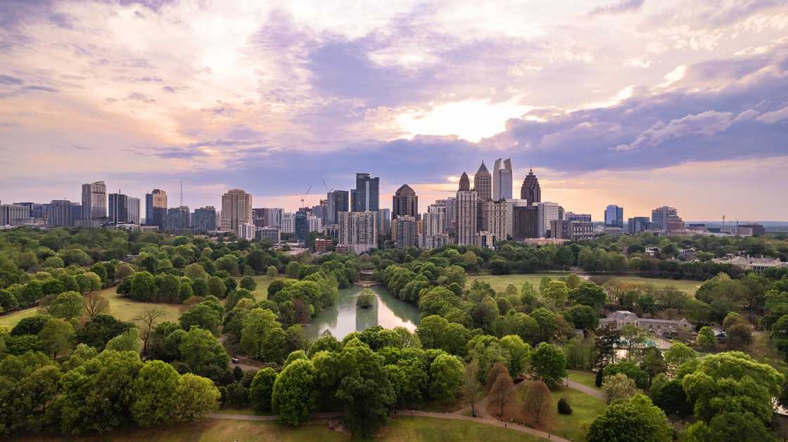 American met his South African boyfriend for first time in Atlanta American met his South African boyfriend for first time in Atlanta