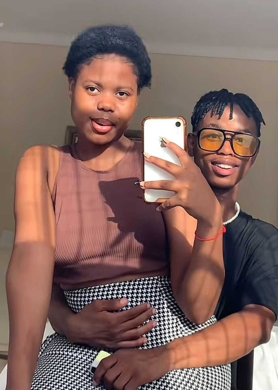 A man showed off his Valentine’s Day gifts for his Limpopo girlfriend. A man showed off his Valentine’s Day gifts for his Limpopo girlfriend.