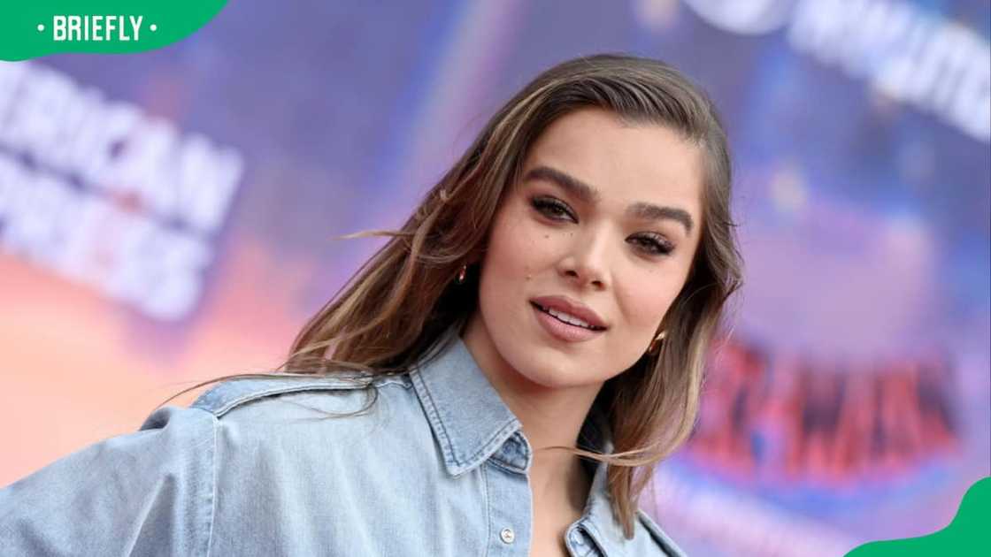 Hailee Steinfeld Hailee Steinfeld