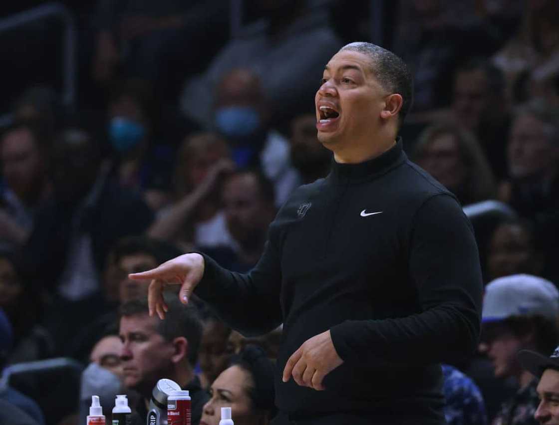 Top 28 best NBA coaches of all time Top 28 best NBA coaches of all time