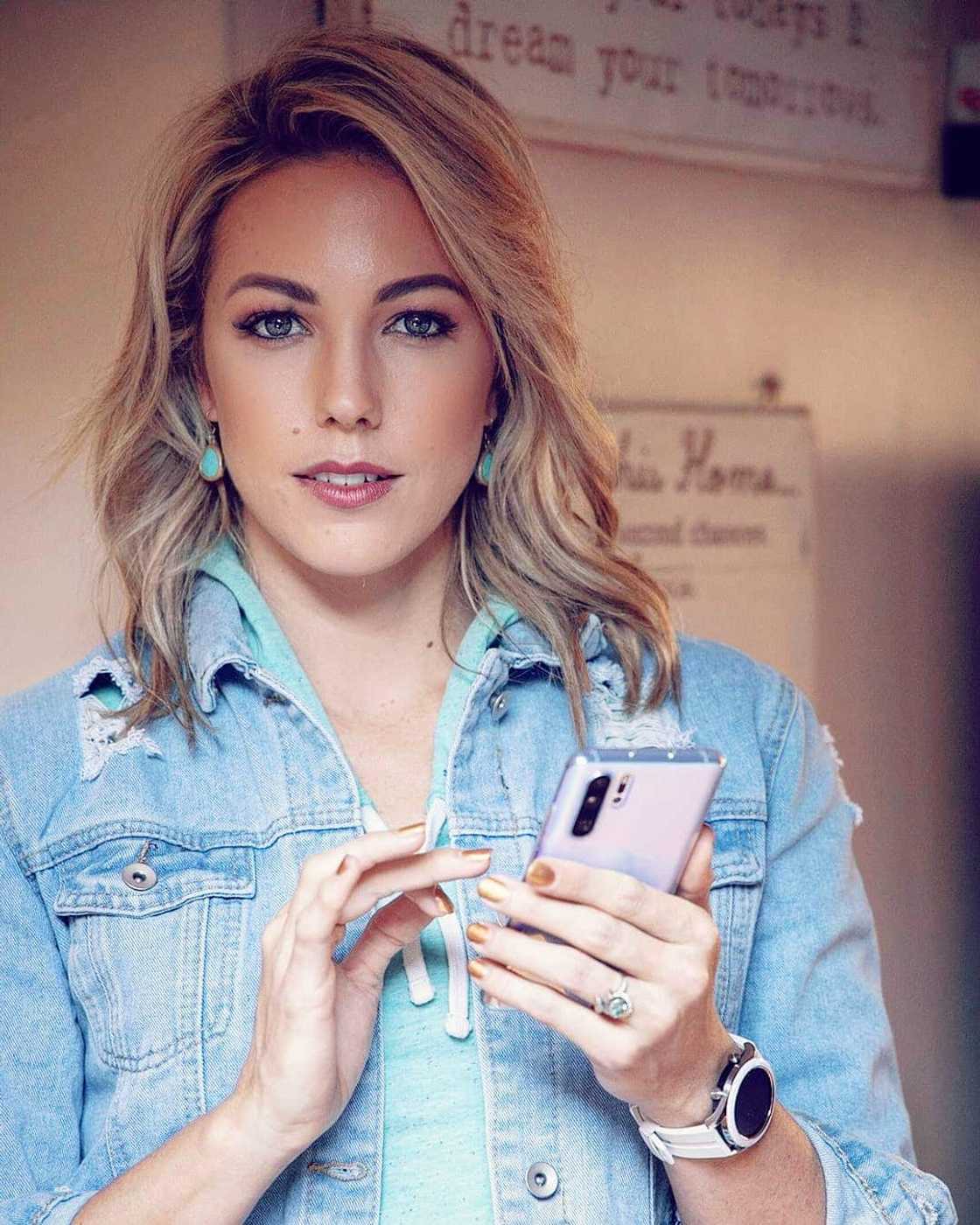 Nicole Capper Nicole Capper