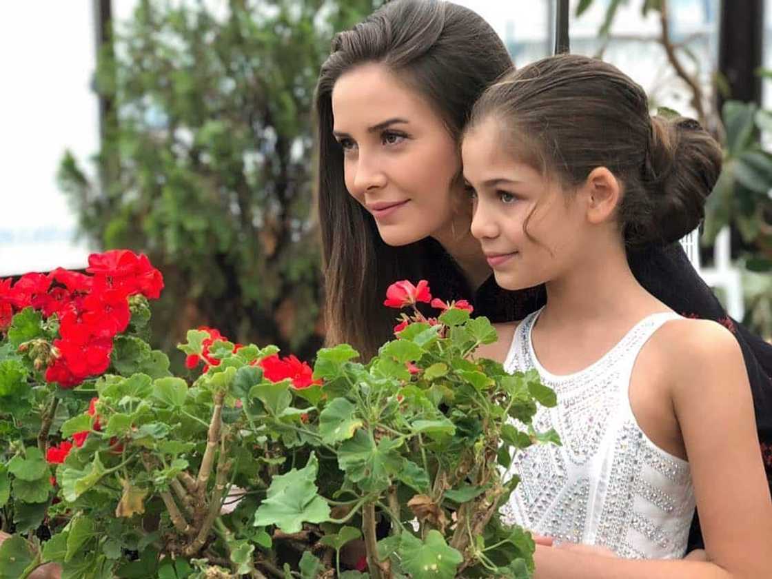 Elif cast Elif cast