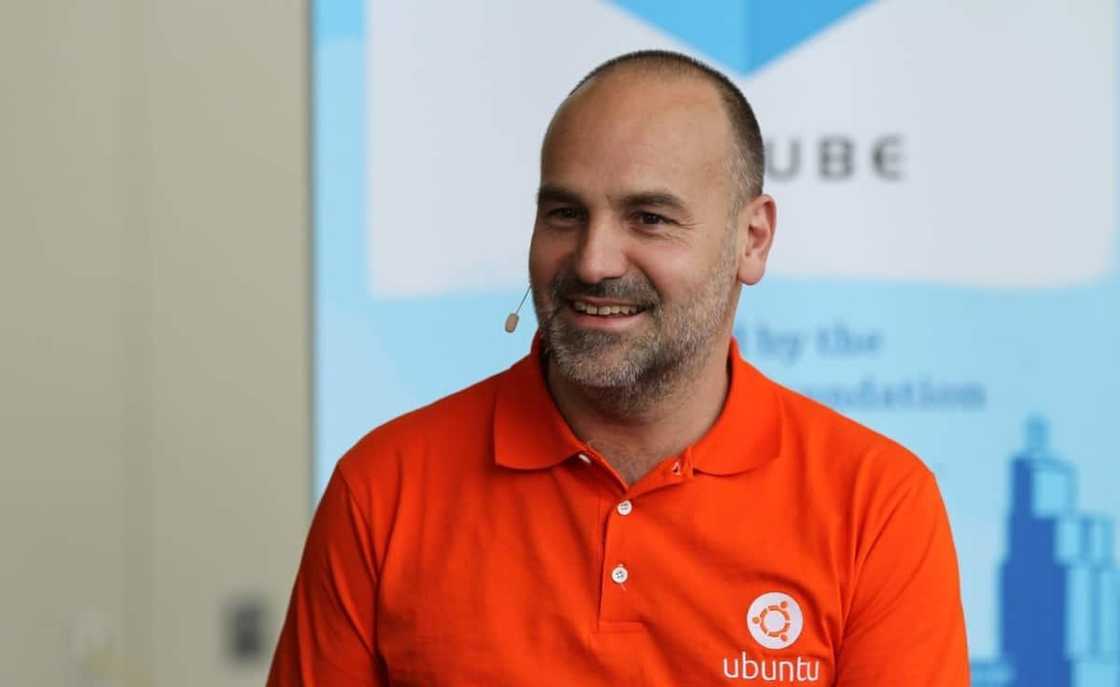 Mark Shuttleworth contacts