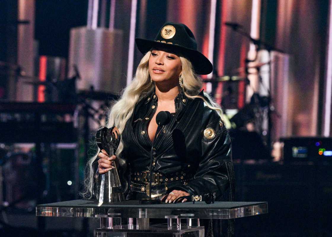 Beyonce at the iHeartRadio Music Awards