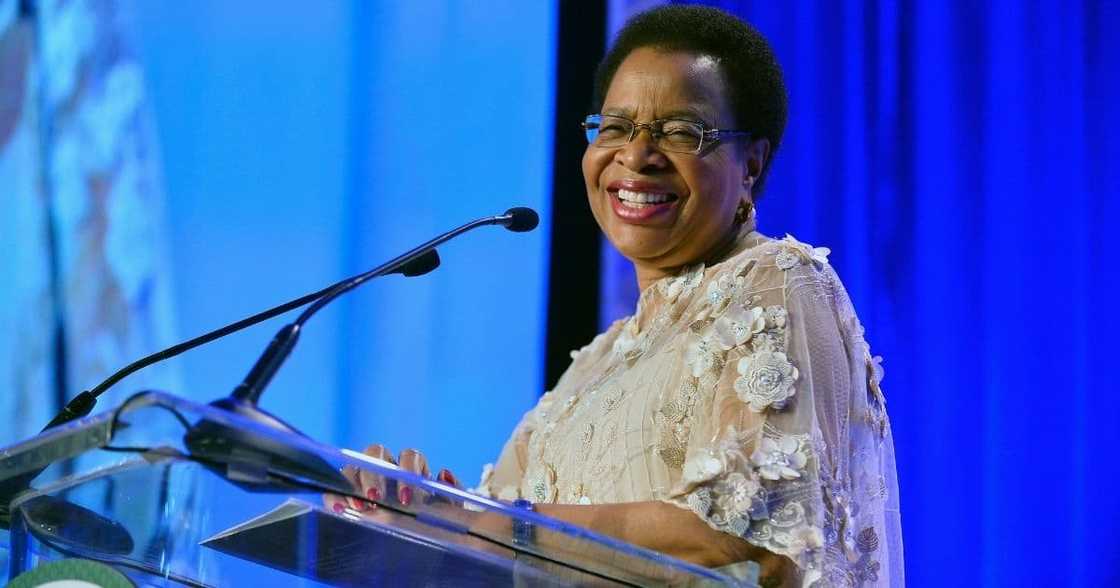 Graça Machel, honouring, first lady, 2 countries, wife to Madiba