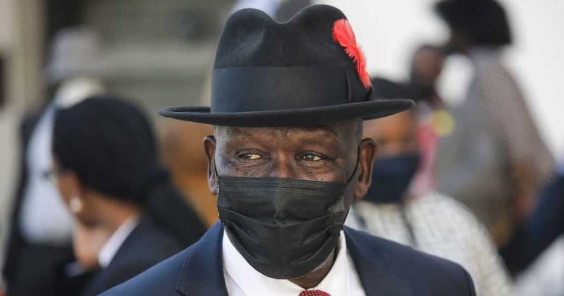Police Minister, Bheki Cele, Mthatha, Eastern Cape, South African Police Service, SAPS, Cape Town, Armed, Dangerous, Criminals, Safer Festive Season Inspection Tour, Mdantsane, East London Police Minister, Bheki Cele, Mthatha, Eastern Cape, South African Police Service, SAPS, Cape Town, Armed, Dangerous, Criminals, Safer Festive Season Inspection Tour, Mdantsane, East London