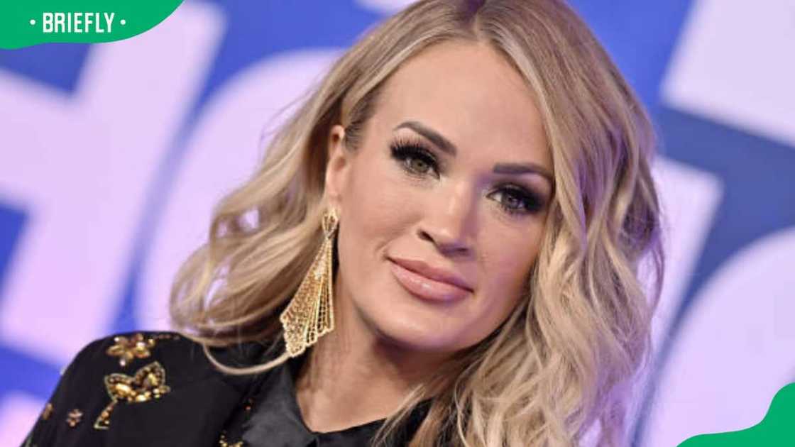 Carrie Underwood at Barker Hangar Carrie Underwood at Barker Hangar