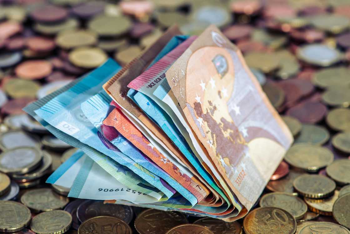 South Africans complain about police demanding bribes