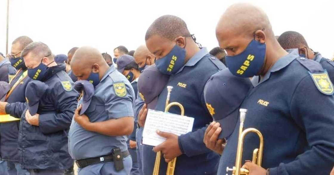 Local Man, Thanks Dedicated, SA Cops, Mzansi Really Divided Local Man, Thanks Dedicated, SA Cops, Mzansi Really Divided