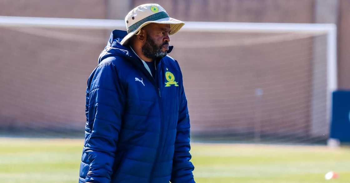 Mamelodi Sundowns coach Manqoba Mngqithi hails Kaizer Chiefs players.