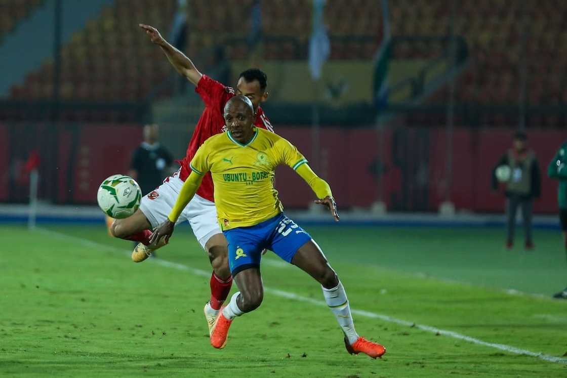 Peter Shalulile dribbling past a player Peter Shalulile dribbling past a player