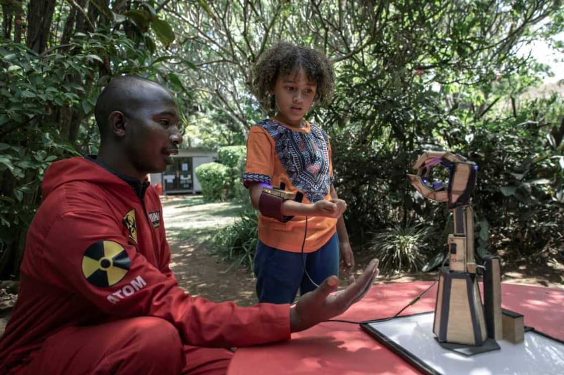 The two cousins mentor children at Jasiri Mugumo school in Nairobi The two cousins mentor children at Jasiri Mugumo school in Nairobi