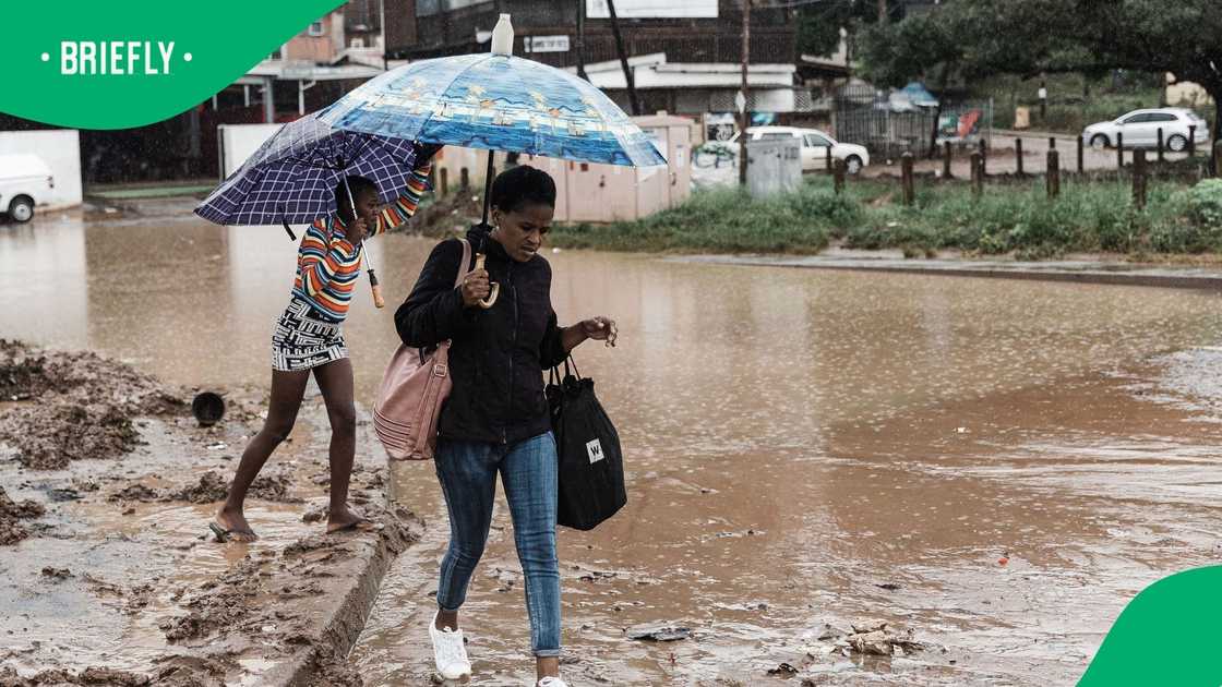 The South African Weather Service cautioned that there would be heavy rainfall throughout the weekend in the country