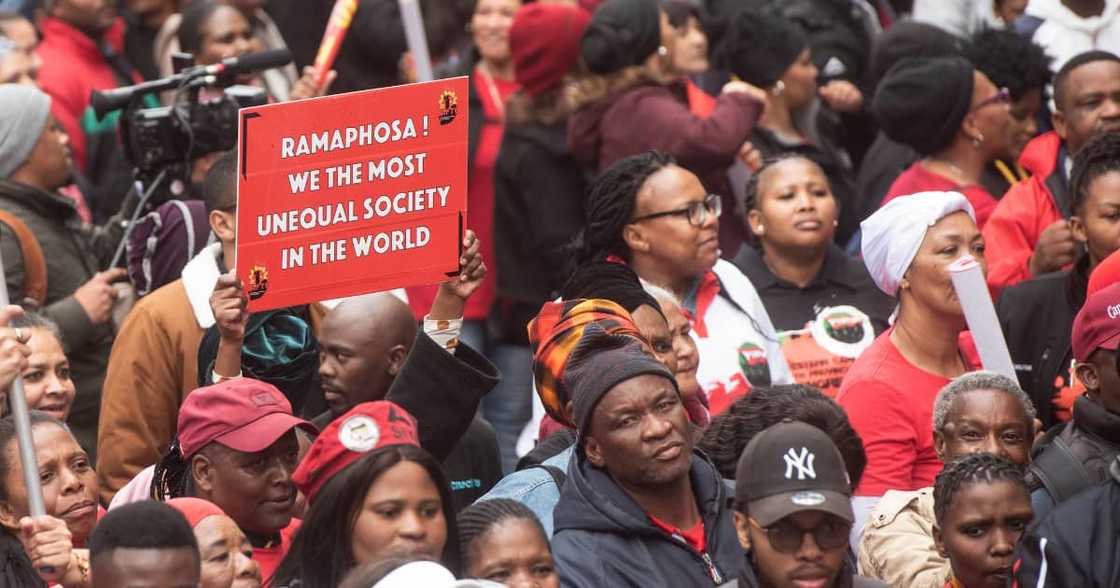 Cosatu lans to launch a national shutdown Cosatu lans to launch a national shutdown