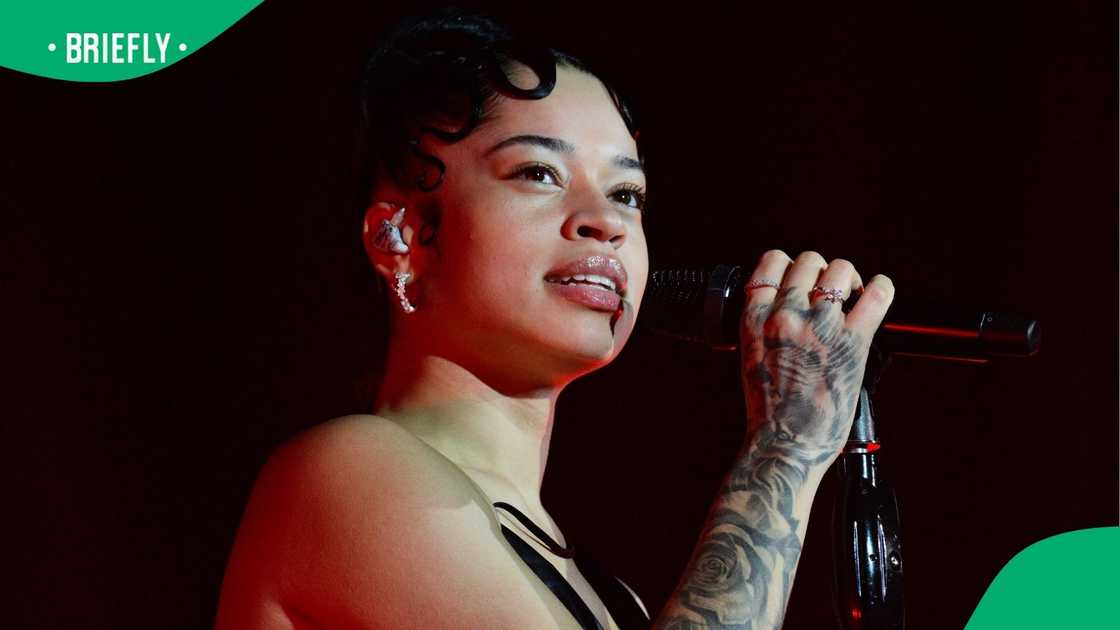 Fans are excited to watch Ella Mai perform live Fans are excited to watch Ella Mai perform live