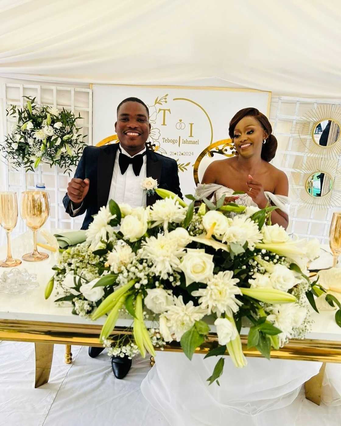 Social media users complimented a couple on how good they looked together Social media users complimented a couple on how good they looked together