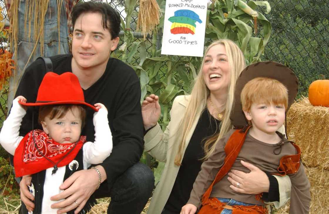 Brendan Fraser with kids and Afton Smith Brendan Fraser with kids and Afton Smith