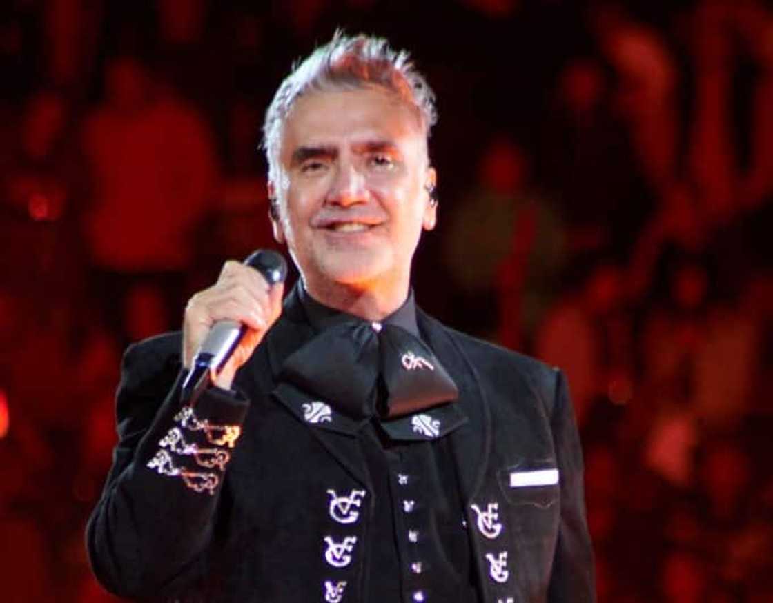 Who is the most famous Mexican singer? Who is the most famous Mexican singer?