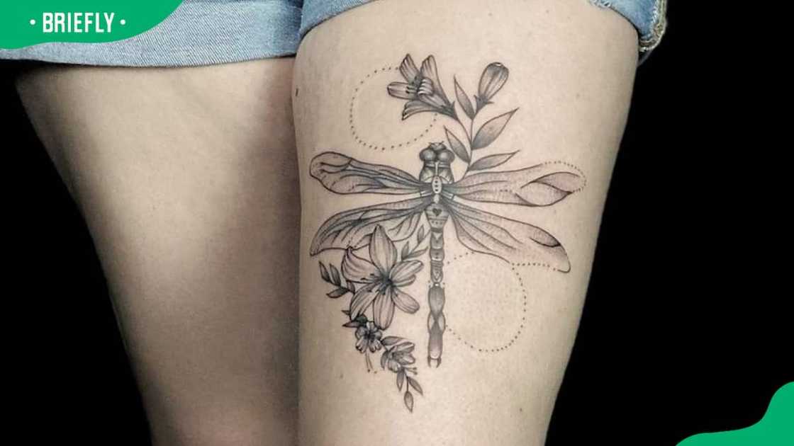 giant thigh dragonfly tattoo giant thigh dragonfly tattoo