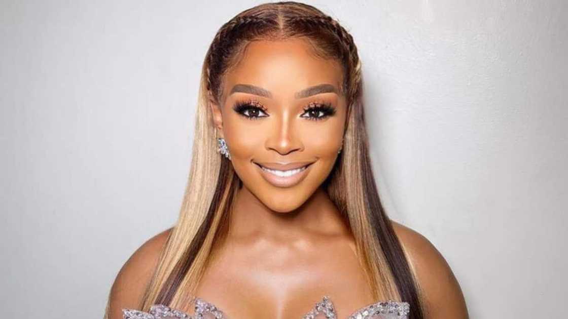 Thembi Seete stunned with her beauty. Thembi Seete stunned with her beauty.