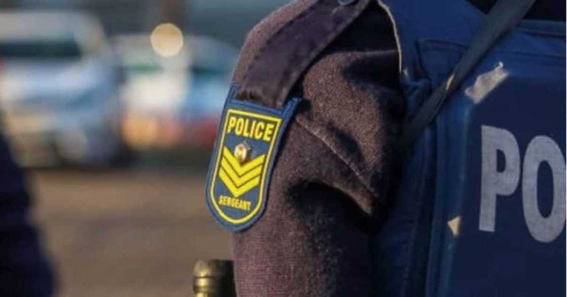 Police officers shot by unknown gunmen Police officers shot by unknown gunmen