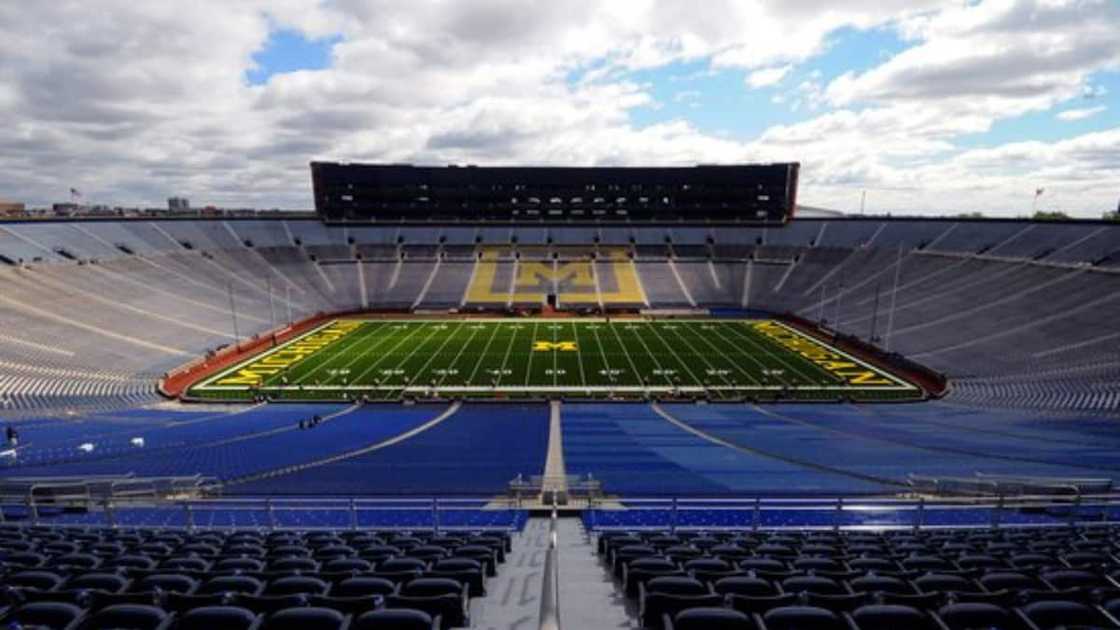 biggest college football stadiums