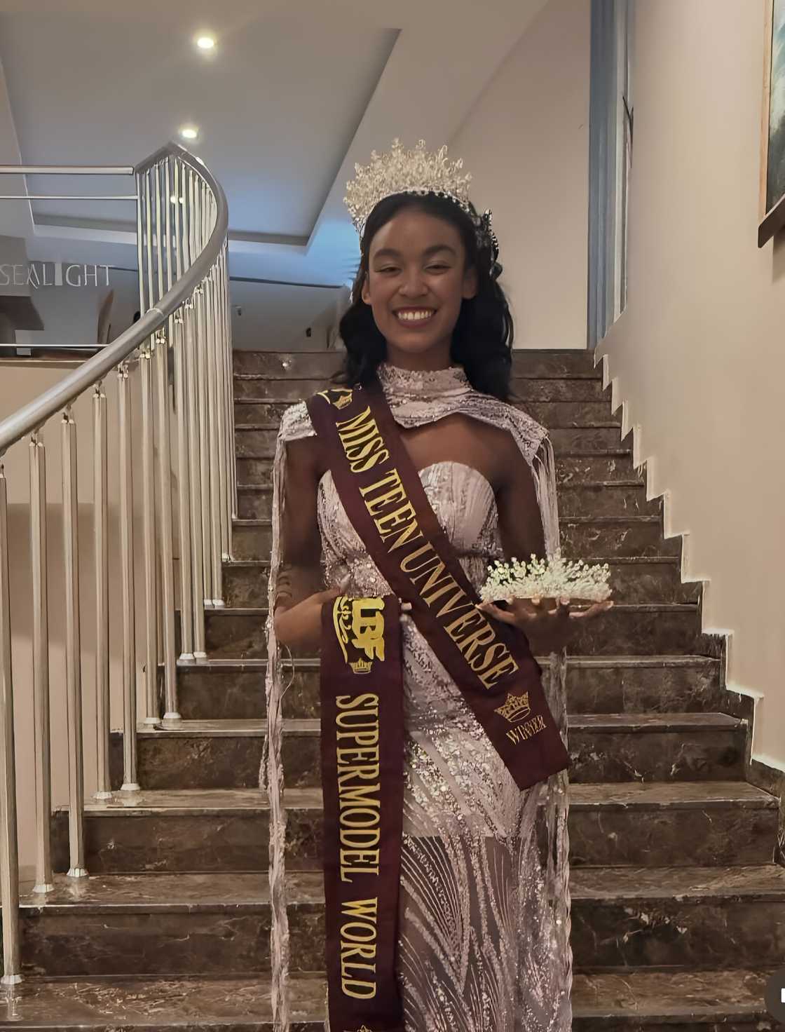 A young South African girl was crowned Miss Teen Universe 2025, and her school honoured her with a stylish celebration. A young South African girl was crowned Miss Teen Universe 2025, and her school honoured her with a stylish celebration.