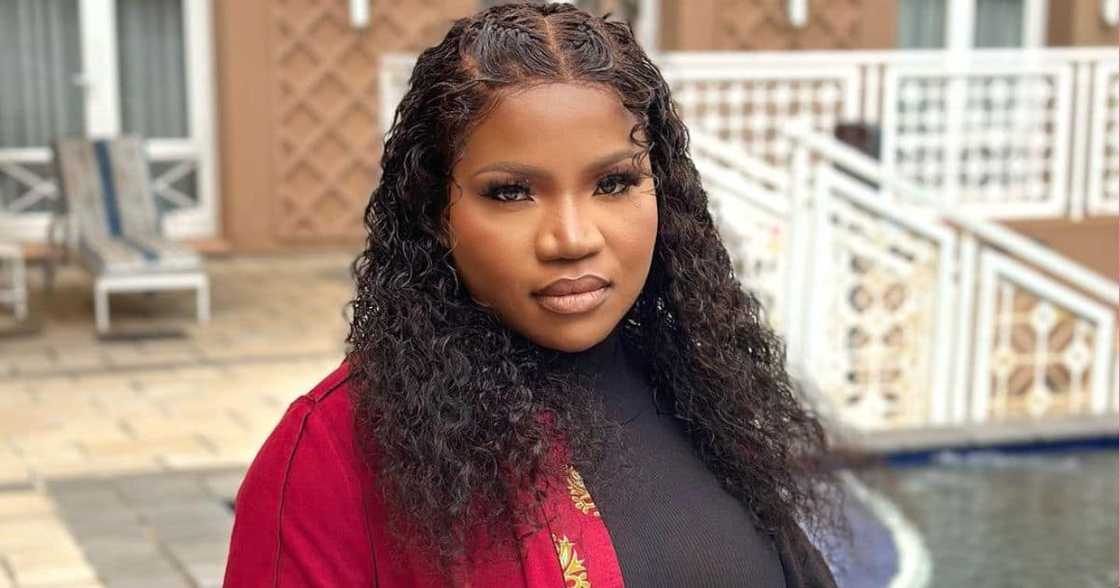 Makhadzi paid tribute to one of her dancers who died. Makhadzi paid tribute to one of her dancers who died.