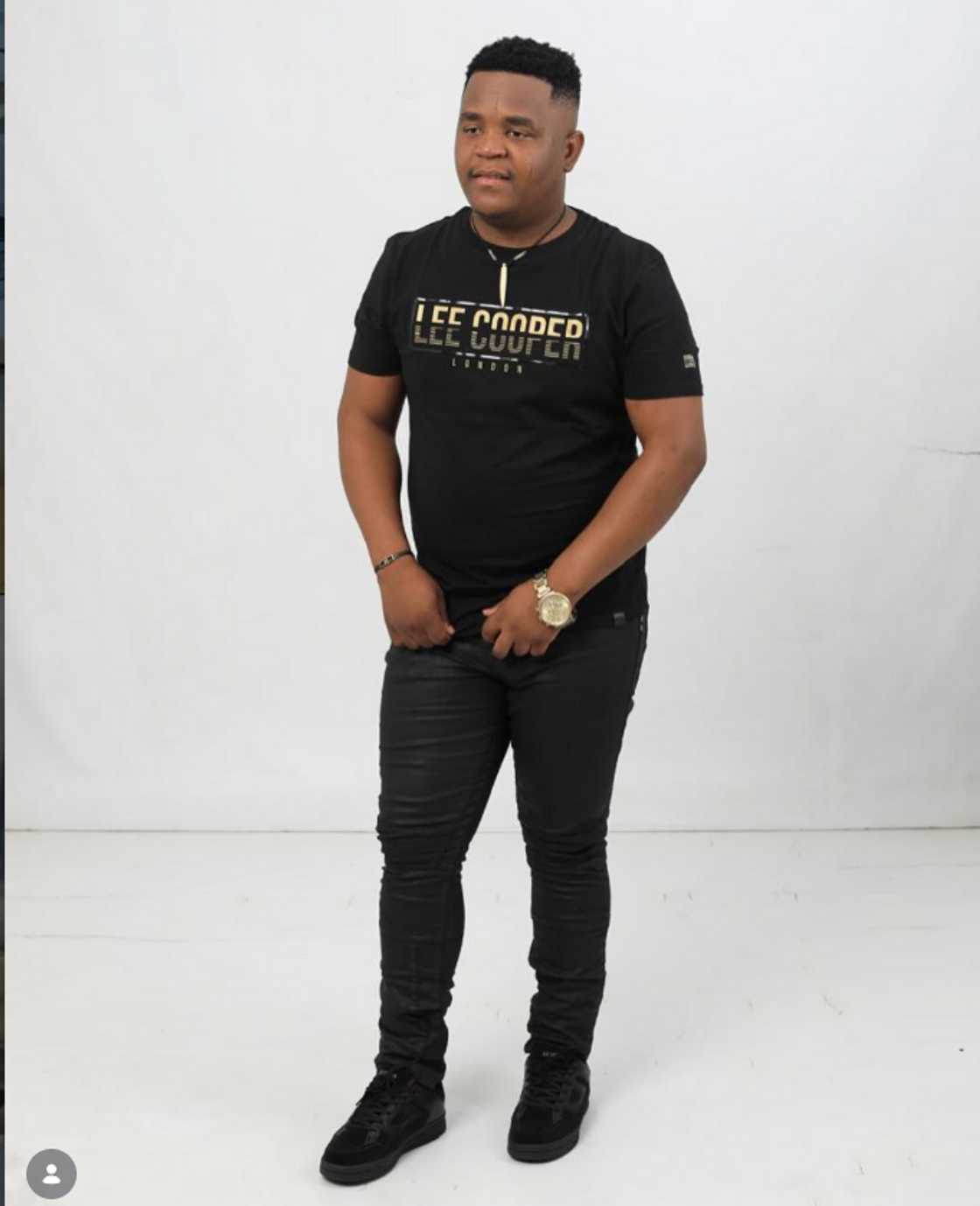 Maskandi star Inkosi Yamagcokama's fans cried.
