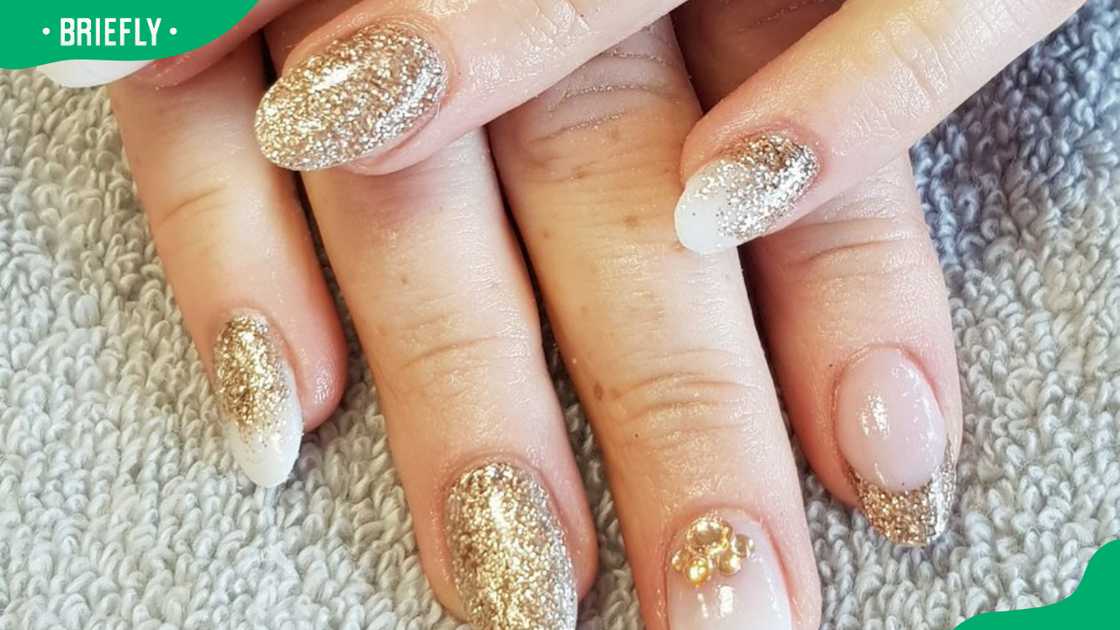 Gold sparkle design