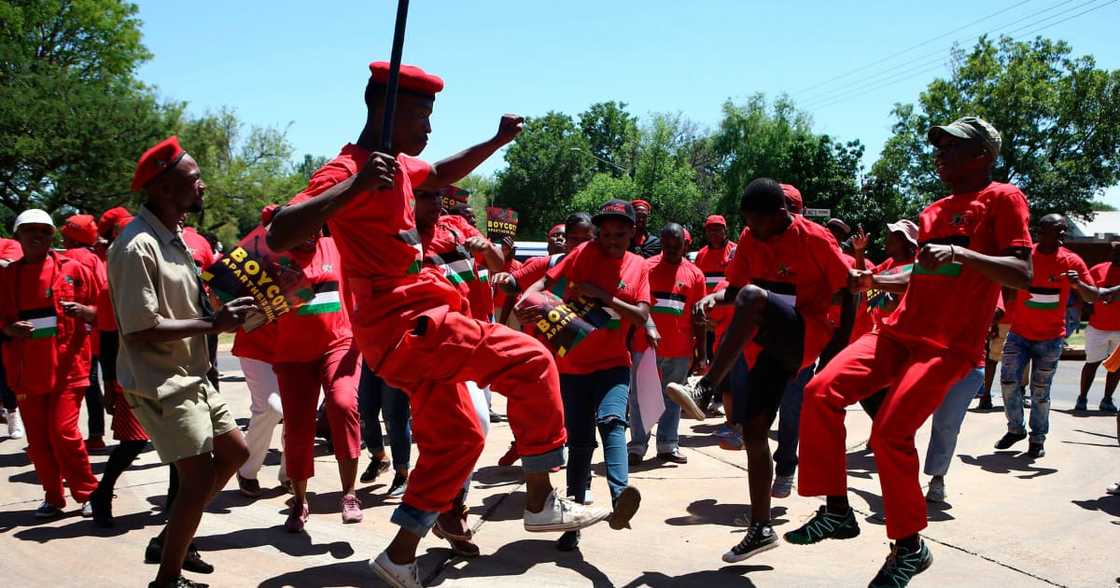Democratic Alliance, EFF March, Indian Community in Phoenix, unrest Phoenix massacre, South African Human Rights Commission Democratic Alliance, EFF March, Indian Community in Phoenix, unrest Phoenix massacre, South African Human Rights Commission