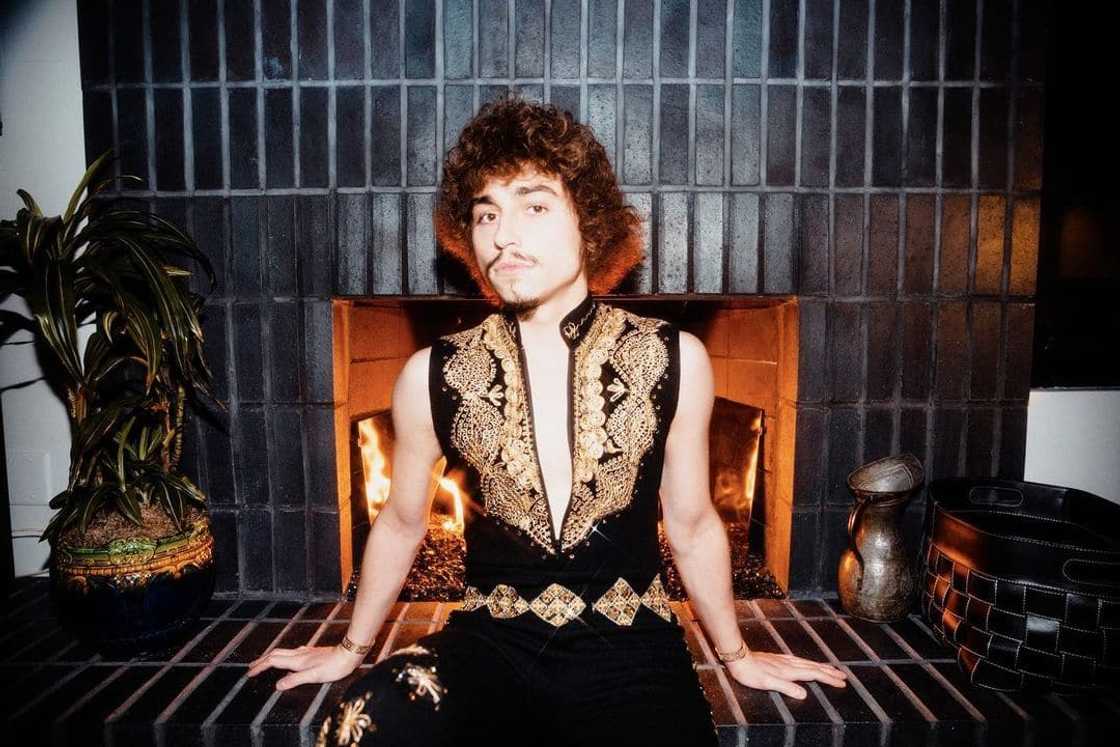 Are Josh and Jake Kiszka identical twins? Are Josh and Jake Kiszka identical twins?